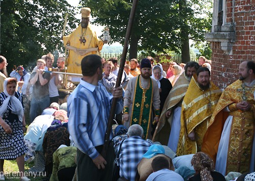Попы на праздник Николы собрались со всей округи